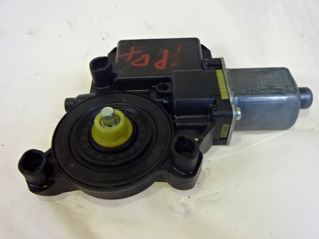 MOTORCEK ELEKTRICNEGA POMIKA ZADNJEGA STEKLA  OEM N. 130822533 ORIGINAL REZERVNI DEL VOLKSWAGEN POLO 6R1 6C1 (06/2009 - 02/2014) DIESEL LETNIK 2010