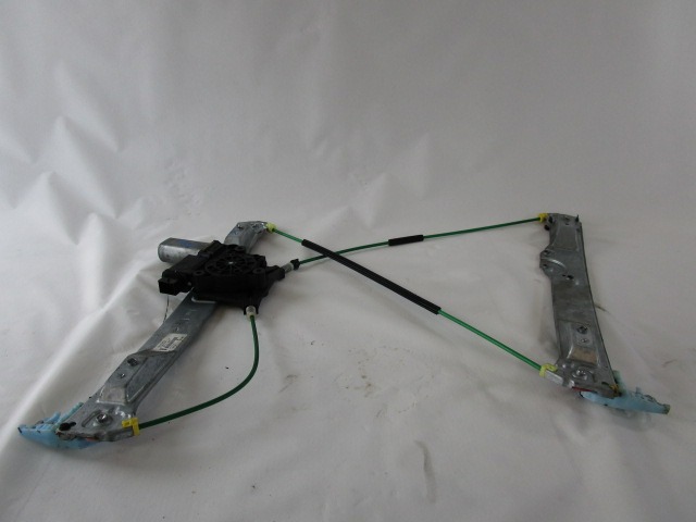 MEHANIZEM DVIGA SPREDNJIH STEKEL  OEM N. 13314157 ORIGINAL REZERVNI DEL OPEL CORSA D R S07 (02/2011 - 2014) BENZINA LETNIK 2012