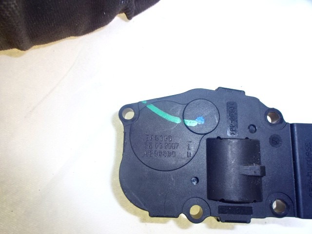 MOTORCEK OGREVANJA OEM N. 929888G ORIGINAL REZERVNI DEL MERCEDES CLASSE ML W164 (2005-2008)DIESEL LETNIK 2007