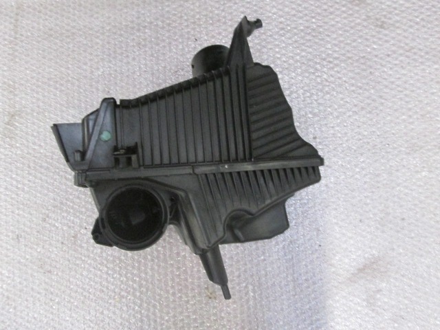 FILTAR ZRAKA OEM N. 8200545282 ORIGINAL REZERVNI DEL RENAULT MEGANE MK2 BM0/1 CM0/1 EM0/1 KM0/1 LM0/1 BER/GRANDTOUR  (10/2002 - 02/2006) DIESEL LETNIK 2005