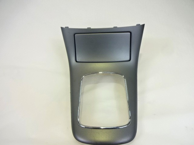 SREDINSKA KONZOLA  OEM N. 5882105020 ORIGINAL REZERVNI DEL TOYOTA AVENSIS T25 MK2 BER/SW (2003 - 2008)DIESEL LETNIK 2007