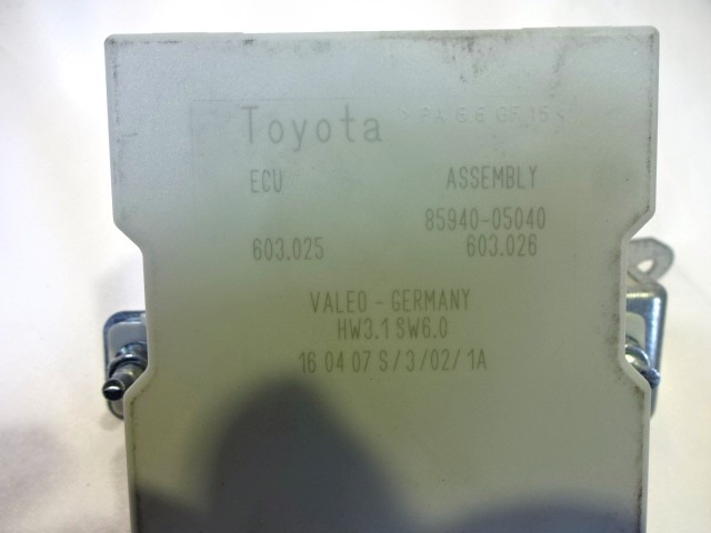 VAROVALKE/RELE' OEM N. 85940-05040 ORIGINAL REZERVNI DEL TOYOTA AVENSIS T25 MK2 BER/SW (2003 - 2008)DIESEL LETNIK 2007