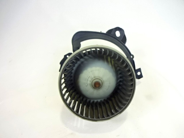 VENTILATOR  KABINE  OEM N. 13335075 ORIGINAL REZERVNI DEL OPEL CORSA D S07 (2006 - 2011) DIESEL LETNIK 2007