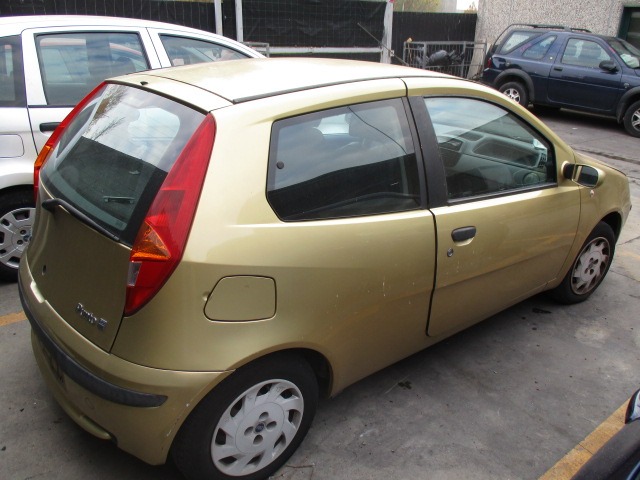 FIAT PUNTO 1.2 B 44KW 5M 3P (2000) RICAMBIO USATO 