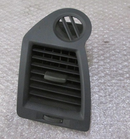 ODVOD ZRAKA OEM N. RENAULT ORIGINAL REZERVNI DEL RENAULT MEGANE MK2 BM0/1 CM0/1 EM0/1 KM0/1 LM0/1 BER/GRANDTOUR  (10/2002 - 02/2006) DIESEL LETNIK 2005