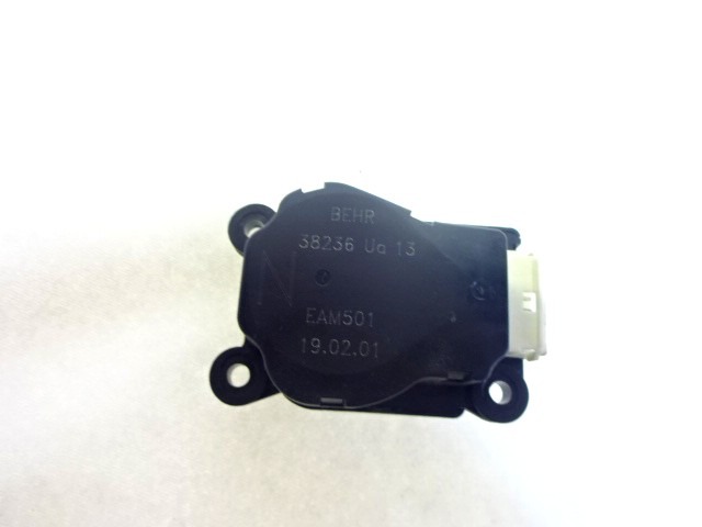 MOTORCEK OGREVANJA OEM N. 38236U ORIGINAL REZERVNI DEL PEUGEOT 206 / 206 CC 2A/C 2D 2E/K (1998 - 2003) BENZINA LETNIK 2001