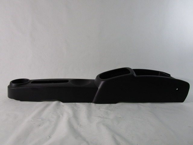 PLASTIKA MED SEDEZI BREZ NASLONJALA ROK OEM N. 96538056 ORIGINAL REZERVNI DEL CHEVROLET KALOS T200 (2005 - 2008) BENZINA LETNIK 2007