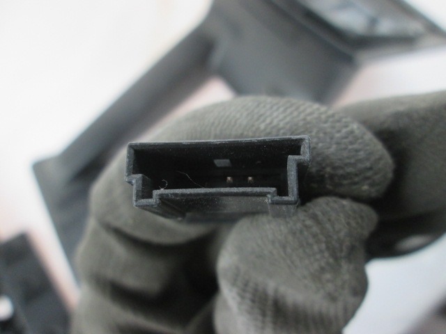LEVO OGLEDALO OEM N. A0008106919 ORIGINAL REZERVNI DEL MERCEDES SPRINTER W906 (2006 - 2013)DIESEL LETNIK 2007