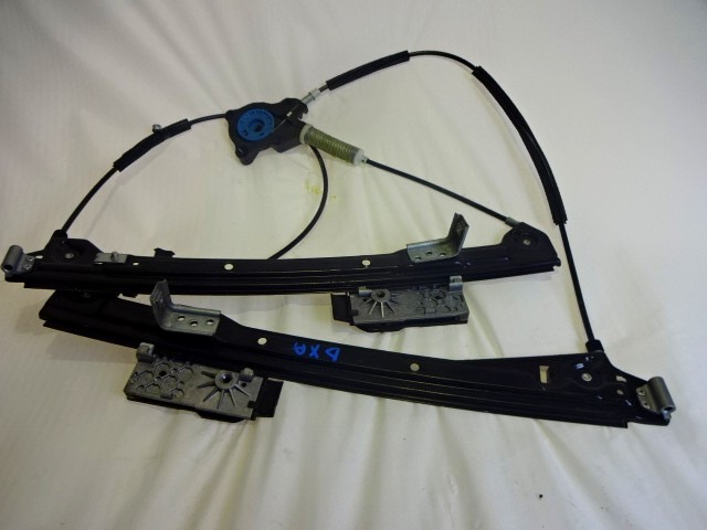 MEHANIZEM VETROBRANSKEGA STEKLA PREDNJIH VRAT OEM N. 51332756084 ORIGINAL REZERVNI DEL MINI ONE / COOPER BERLINA CABRIO R56 R57 (2007 - 2013) BENZINA LETNIK 2011