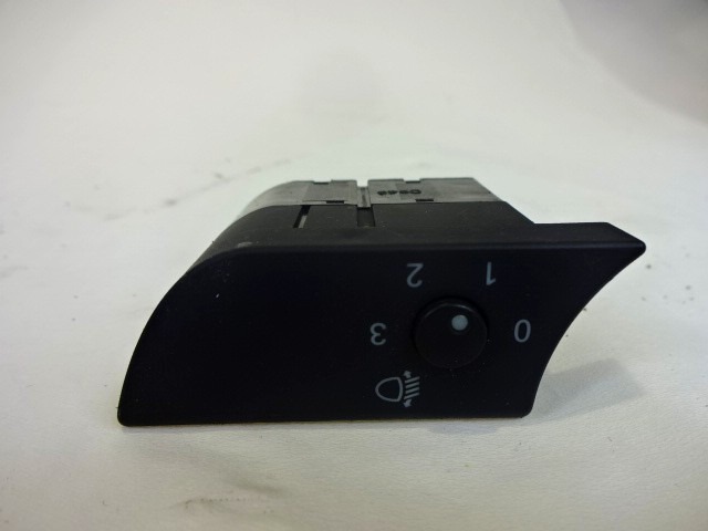 GLAVNO STIKALO LUCI OEM N. 8E1919094 ORIGINAL REZERVNI DEL AUDI A4 B7 8EC 8ED 8HE BER/SW/CABRIO (2004 - 2007) DIESEL LETNIK 2006