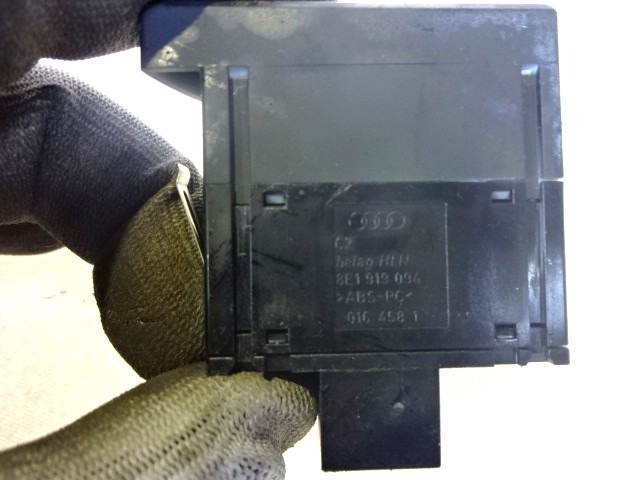 GLAVNO STIKALO LUCI OEM N. 8E1919094 ORIGINAL REZERVNI DEL AUDI A4 B7 8EC 8ED 8HE BER/SW/CABRIO (2004 - 2007) DIESEL LETNIK 2006