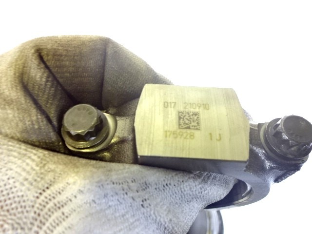 BAT ROCICNE GREDI/ OEM N. 03L107065 ORIGINAL REZERVNI DEL VOLKSWAGEN GOLF VI 5K1 517 AJ5 MK6 (2008-2012) DIESEL LETNIK 2010