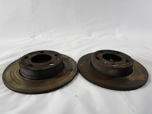 ZADNJI ZAVORNI DISKI OEM N. FD075000 ORIGINAL REZERVNI DEL VOLKSWAGEN POLO 9N (10/2001 - 2005) BENZINA LETNIK 2002