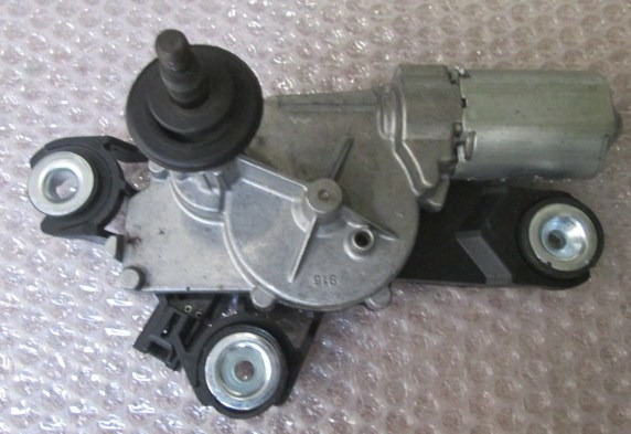 MOTORCEK ZADNJEGA BRISALCA OEM N. BPK67450 ORIGINAL REZERVNI DEL MAZDA 3 MK1 BK (2003 - 2009)DIESEL LETNIK 2005