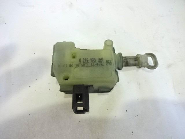 ZAKLEPANJE PRTLJA?NIH VRAT  OEM N. 1M5862159C ORIGINAL REZERVNI DEL SEAT IBIZA 6L1 MK3 (01/2002 - 01/2006) DIESEL LETNIK 2005