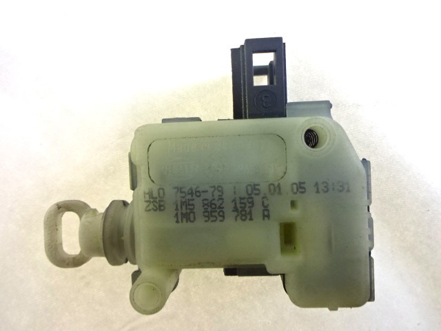 ZAKLEPANJE PRTLJA?NIH VRAT  OEM N. 1M5862159C ORIGINAL REZERVNI DEL SEAT IBIZA 6L1 MK3 (01/2002 - 01/2006) DIESEL LETNIK 2005