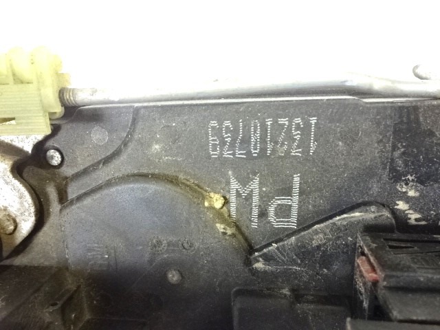 CENTRALNO ZAKLEPANJE ZADNJIH DESNIH VRAT OEM N. 13210739 ORIGINAL REZERVNI DEL OPEL ASTRA H A04 L48 L08 L35 L67 R 5P/3P/SW (2007 - 2010) DIESEL LETNIK 2007