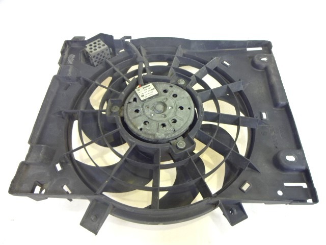 VENTILATOR HLADILNIKA OEM N. 13147279 0130303302 3135103915 ORIGINAL REZERVNI DEL OPEL ASTRA H A04 L48 L08 L35 L67 R 5P/3P/SW (2007 - 2010) DIESEL LETNIK 2007