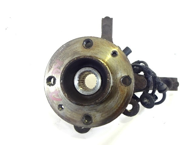 VRTLJIVI LEZAJ DESNO / PESTO KOLESA Z LEZAJEM SPREDAJ OEM N. 8200663593 402027463R ORIGINAL REZERVNI DEL RENAULT TWINGO CN0 MK2 (09/2006 - 11/2011) BENZINA LETNIK 2009