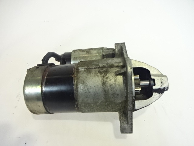 ZAGANJAC MOTORJA  OEM N. M000T91381 ORIGINAL REZERVNI DEL MAZDA 3 MK1 BK (2003 - 2009)BENZINA LETNIK 2004