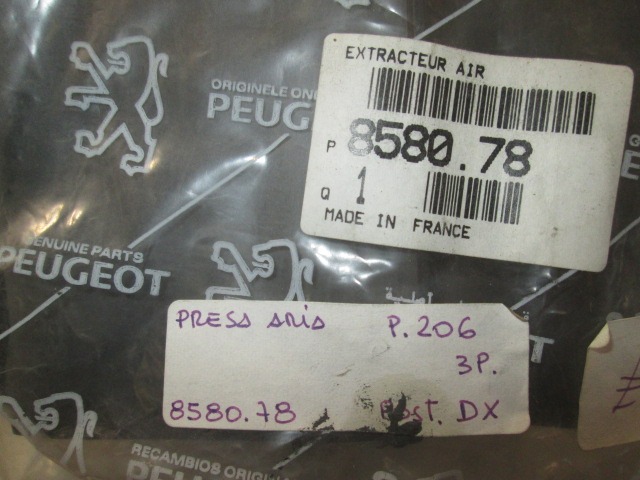 DRUGI ZUNANJI DODATKI OEM N. 8580.78 ORIGINAL REZERVNI DEL PEUGEOT 206 / 206 CC 2A/C 2D 2E/K (1998 - 2003) BENZINA LETNIK 2003