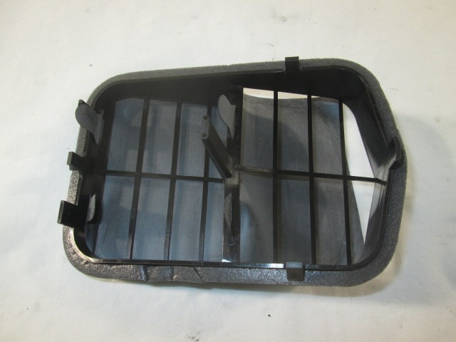 DRUGI ZUNANJI DODATKI OEM N. 8580.78 ORIGINAL REZERVNI DEL PEUGEOT 206 / 206 CC 2A/C 2D 2E/K (1998 - 2003) BENZINA LETNIK 2003