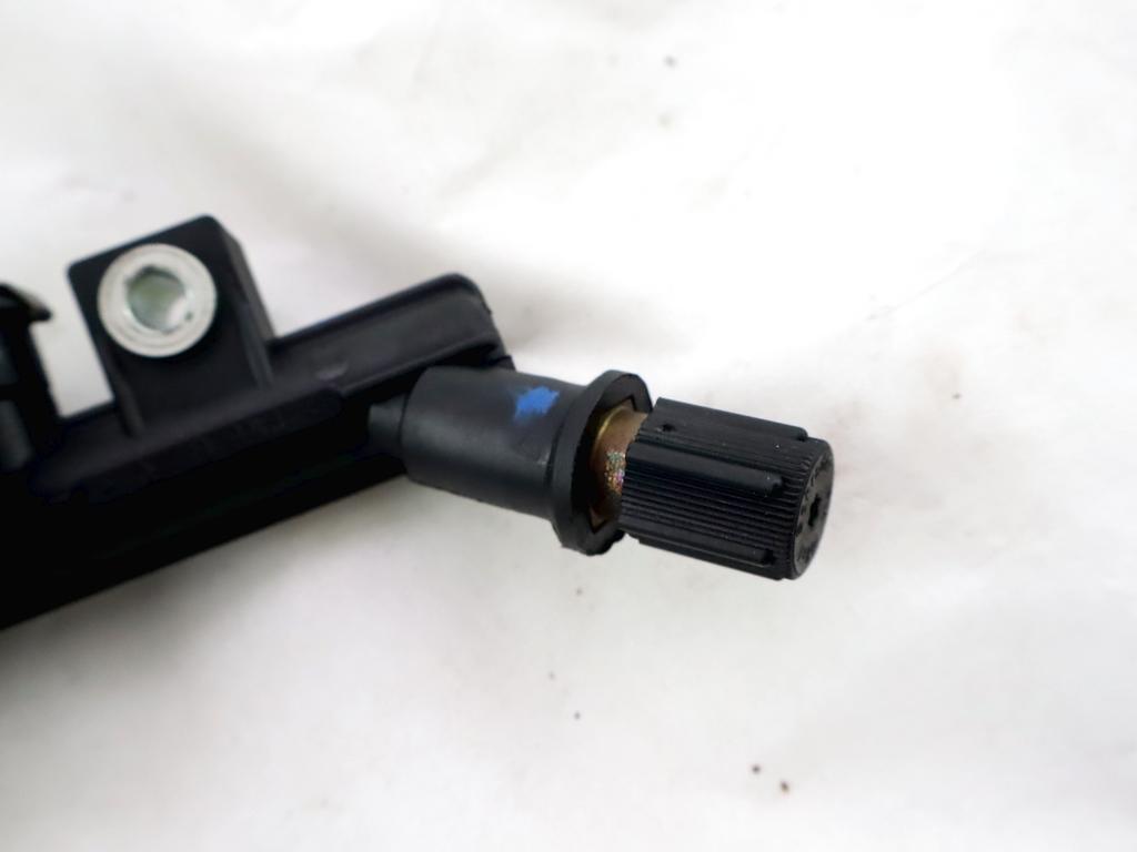 INJEKTORJI/BENCIN OEM N. 55195806 77363790 ORIGINAL REZERVNI DEL FIAT PUNTO EVO 199 (2009 - 2012)  BENZINA LETNIK 2010