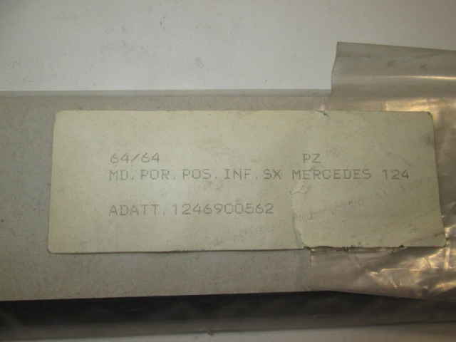 ZUNANJI PROFILI IN LETVE OEM N. 1246900562 ORIGINAL REZERVNI DEL MERCEDES CLASSE E W124 BER/SW (1984 - 1995)BENZINA LETNIK 1993