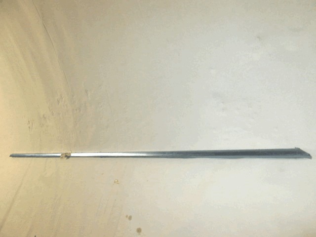 ZUNANJI PROFILI IN LETVE OEM N.  ORIGINAL REZERVNI DEL VOLKSWAGEN GOLF I 17 155 MK1 (1974 - 1983)BENZINA LETNIK 1974
