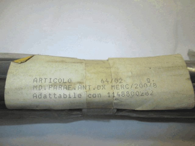 OKRASNE LETVE IN PROFILI SPREDNJIH VRAT OEM N. 1148800282 ORIGINAL REZERVNI DEL MERCEDES W114 W115 (1968 - 1976)BENZINA LETNIK 1972