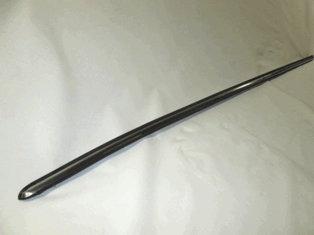 OKRASNE LETVE IN PROFILI SPREDNJIH VRAT OEM N. 1148800282 ORIGINAL REZERVNI DEL MERCEDES W114 W115 (1968 - 1976)BENZINA LETNIK 1972