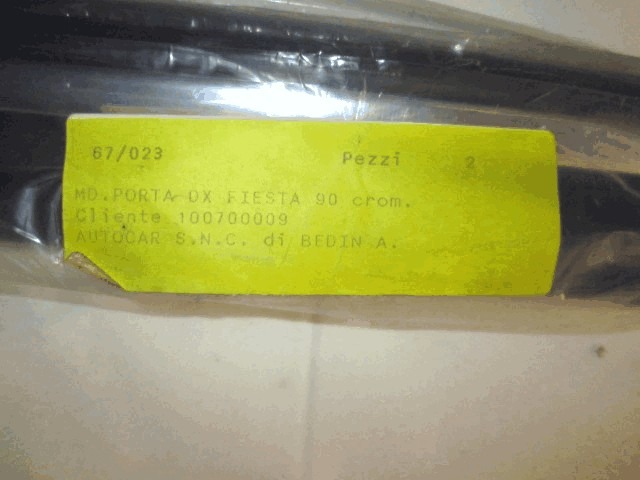 ZUNANJI PROFILI IN LETVE OEM N. 1656137 ORIGINAL REZERVNI DEL FORD FIESTA GFJ MK3 (1989 - 1995)BENZINA LETNIK 1989