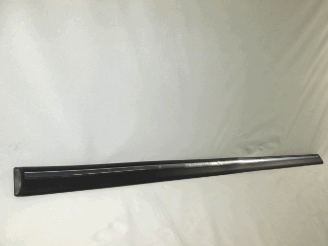 ZUNANJI PROFILI IN LETVE OEM N. 1656137 ORIGINAL REZERVNI DEL FORD FIESTA GFJ MK3 (1989 - 1995)BENZINA LETNIK 1989
