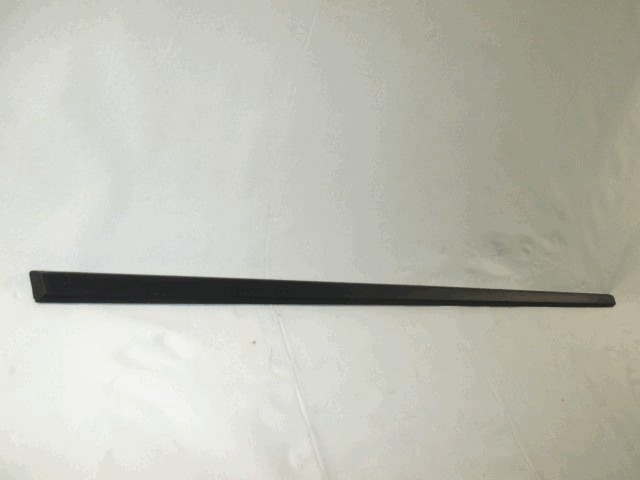 ZUNANJI PROFILI IN LETVE SPREDAJ LEVO OEM N. 2016900362 ORIGINAL REZERVNI DEL MERCEDES CLASSE 190 W201 (1982 - 1993)BENZINA LETNIK 1982