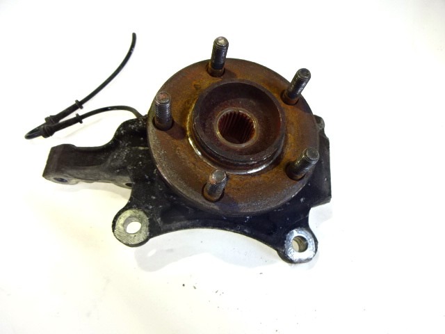 LEVI VRTLJIVI LEZAJ / PESTO KOLESA Z LEZAJEM SPREDAJ OEM N. 04694949AA 04641517AD ORIGINAL REZERVNI DEL CHRYSLER VOYAGER/GRAN VOYAGER RG RS MK4 (2001 - 2007) DIESEL LETNIK 2001