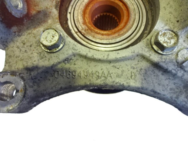 LEVI VRTLJIVI LEZAJ / PESTO KOLESA Z LEZAJEM SPREDAJ OEM N. 04694949AA 04641517AD ORIGINAL REZERVNI DEL CHRYSLER VOYAGER/GRAN VOYAGER RG RS MK4 (2001 - 2007) DIESEL LETNIK 2001