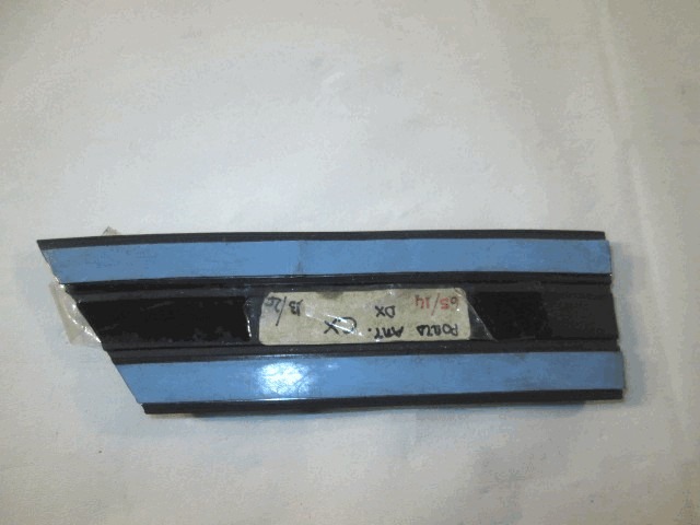 ZUNANJI PROFILI IN LETVE OEM N.  ORIGINAL REZERVNI DEL CITROEN CX (1971 - 1991)BENZINA LETNIK 1971