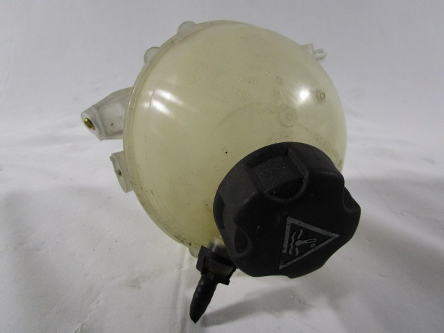 HLADILNA VODA ZA RADIJATORJE OEM N. 9684527680 ORIGINAL REZERVNI DEL PEUGEOT 5008 0U 0E MK1 (2009 - 2013) DIESEL LETNIK 2010