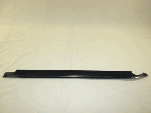 ZUNANJI PROFILI IN LETVE SPREDAJ LEVO OEM N. 7558443 ORIGINAL REZERVNI DEL FIAT REGATA 138 (1983 -1986)BENZINA LETNIK 1985