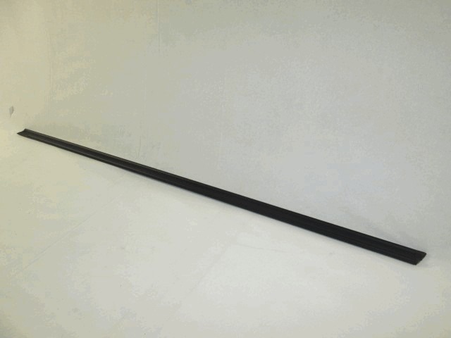 ZUNANJI PROFILI IN LETVE OEM N. 1738537530 ORIGINAL REZERVNI DEL VOLKSWAGEN GOLF I 17 155 MK1 (1974 - 1983)DIESEL LETNIK 1974