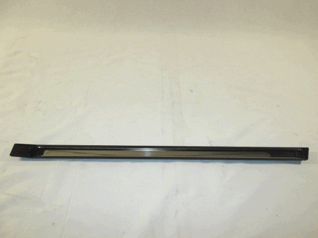 ZUNANJI PROFILI IN LETVE OEM N. 113059000000 ORIGINAL REZERVNI DEL ALFA ROMEO ALFETTA 116 (1972 - 1984)BENZINA LETNIK 1972
