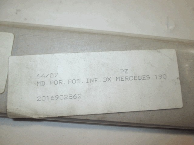 ZUNANJI PROFILI IN LETVE OEM N. 2016901062 ORIGINAL REZERVNI DEL MERCEDES CLASSE 190 W201 (1982 - 1993)BENZINA LETNIK 1982
