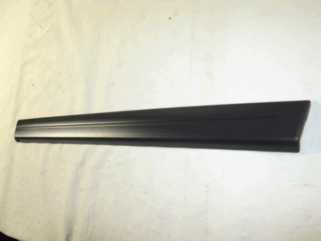 ZUNANJI PROFILI IN LETVE OEM N. 2016901062 ORIGINAL REZERVNI DEL MERCEDES CLASSE 190 W201 (1982 - 1993)BENZINA LETNIK 1982
