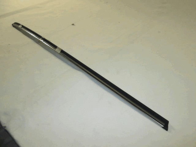 ZUNANJI PROFILI IN LETVE OEM N. 173853536 ORIGINAL REZERVNI DEL VOLKSWAGEN GOLF I 17 155 MK1 (1974 - 1983)BENZINA LETNIK 1974