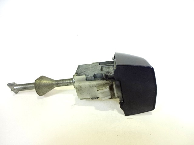 KOMPLET ODKLEPANJE IN VZIG  OEM N. 58303 KIT ACCENSIONE AVVIAMENTO ORIGINAL REZERVNI DEL BMW SERIE 1 BER/COUPE/CABRIO E81/E82/E87/E88 LCI R (2007 - 2013) DIESEL LETNIK 2007