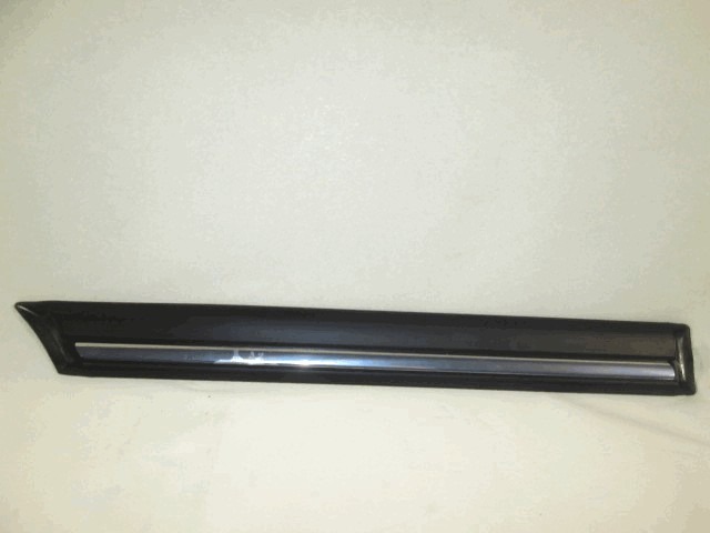 ZUNANJI PROFILI IN LETVE OEM N. 1654486 ORIGINAL REZERVNI DEL FORD FIESTA GFJ MK3 (1989 - 1995)BENZINA LETNIK 1989