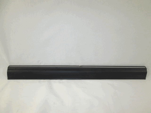 ZUNANJI PROFILI IN LETVE OEM N. 1236903680 ORIGINAL REZERVNI DEL MERCEDES CLASSE W123 S123 (1976 - 1985)BENZINA LETNIK 1980