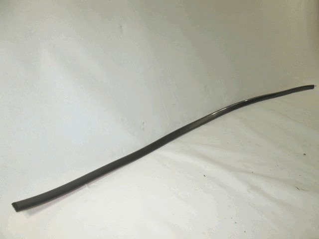 ZUNANJI PROFILI IN LETVE OEM N. 198097 ORIGINAL REZERVNI DEL FORD FIESTA GFJ MK3 (1989 - 1995)BENZINA LETNIK 1989