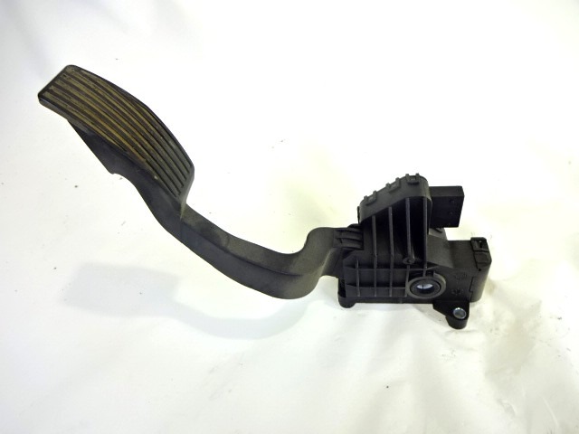 PEDALI OEM N. 55702020 ORIGINAL REZERVNI DEL FIAT PUNTO EVO 199 (2009 - 2012)  BENZINA/GPL LETNIK 2012