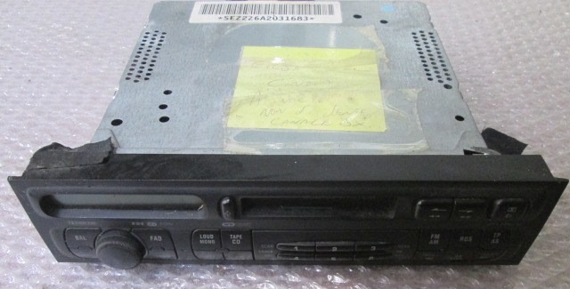 RADIO CD / OJACEVALNIK / IMETNIK HIFI OEM N. 1M0035186C ORIGINAL REZERVNI DEL AUDI A4 B5 BER/SW (1994 - 12/2000) DIESEL LETNIK 1996